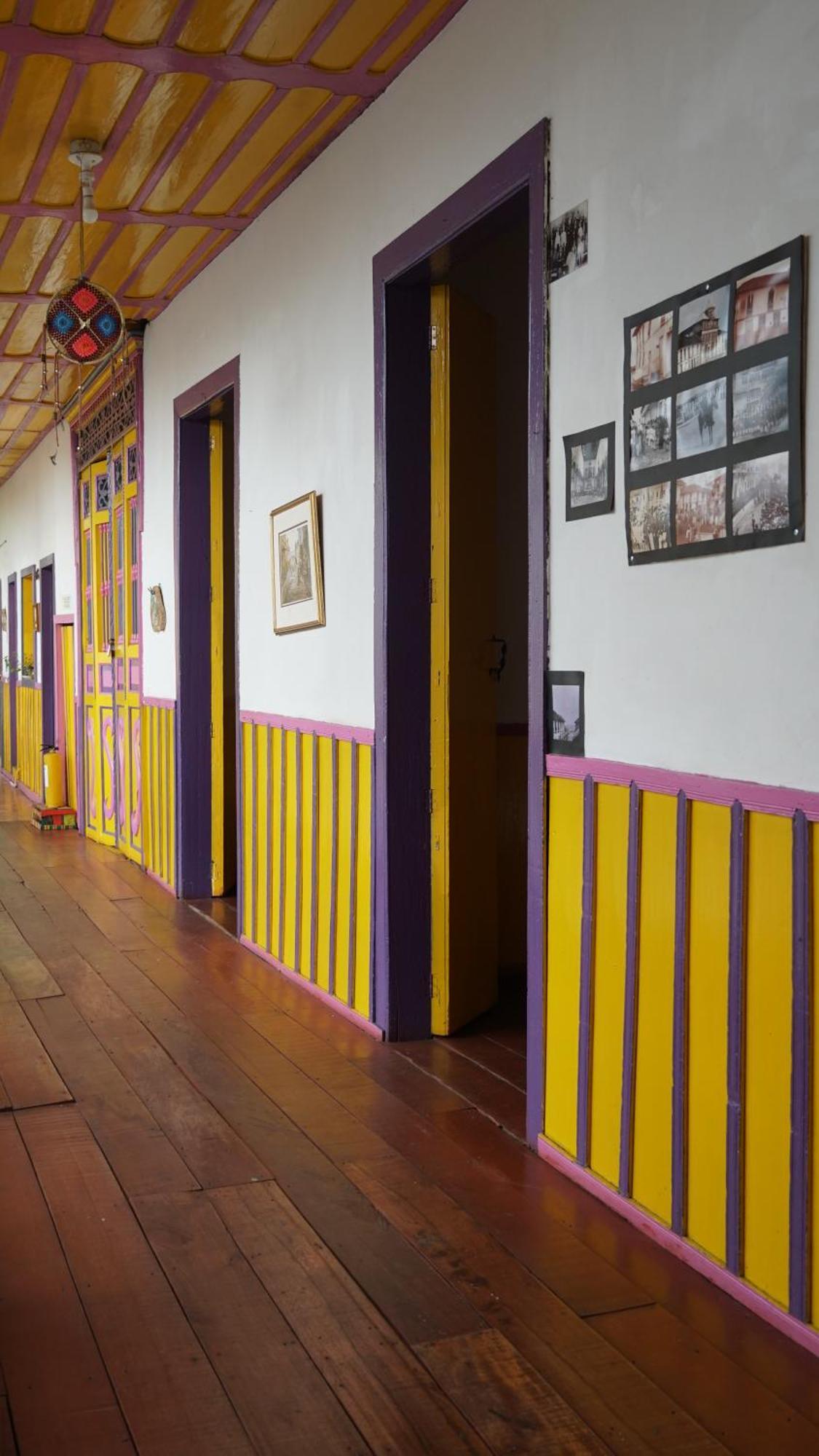 Hostal Bremen Jq フィランディア エクステリア 写真